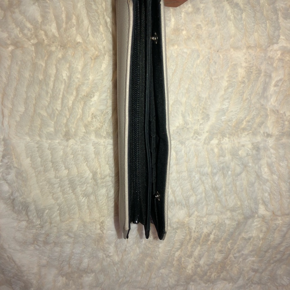 Jessica Simpson Wallet - Picture 3 of 3